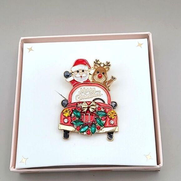🎅Merry Christmas Pin with Santa, Rudolph & a Car with a Wreath, NWOT - Picture 1 of 3